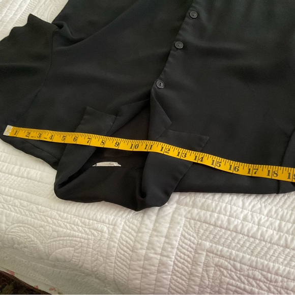 BLACK FRONT BUTTON BLOUSE, SIZE L - Picture 5 of 7